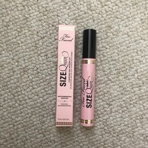 TOO FACED SIZE QUEEN MASCARA MINI